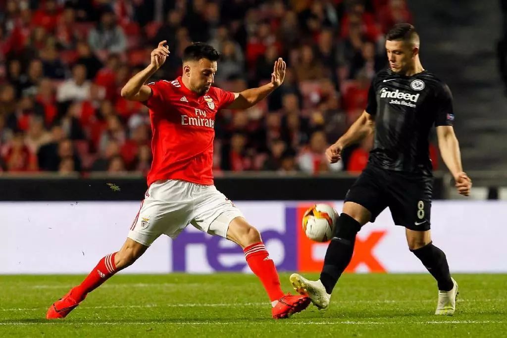 币游体育官网注册-赛地聚焦：德国杯赛前热度飙升，法兰克福豪取连胜，媒体盛赞，高层口径保持一致